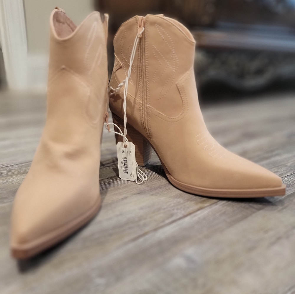 NWT Altar'd State Tan Booties Size 9